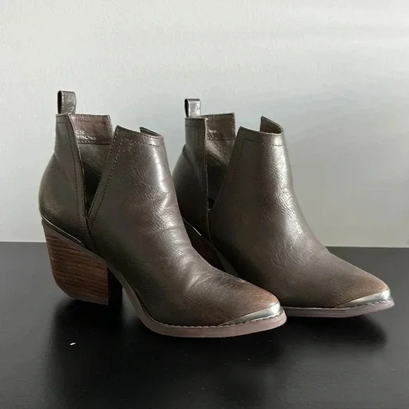 Not Rated Brown Cowgirl Booties - Picture 1 of 7